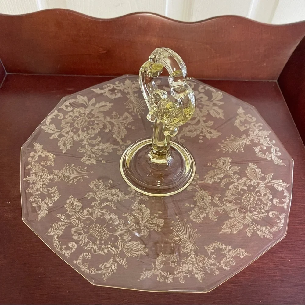 Lorna Yellow By Cambridge Vintage 1930’s Center Handle Sandwich Cookies Tray